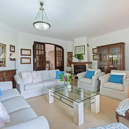 Villa Bougainvilea *
